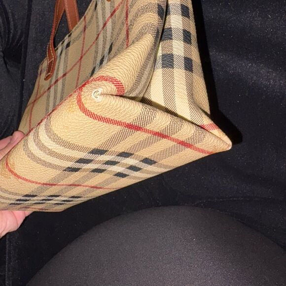 Used in great condition Burberry Beige and Brown Checkered Women's small tote - Picture 4 of 9